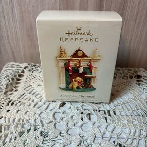 Hallmark Keepsake Ornament - A Puppy for Christmas Fireplace with Puppy 2006